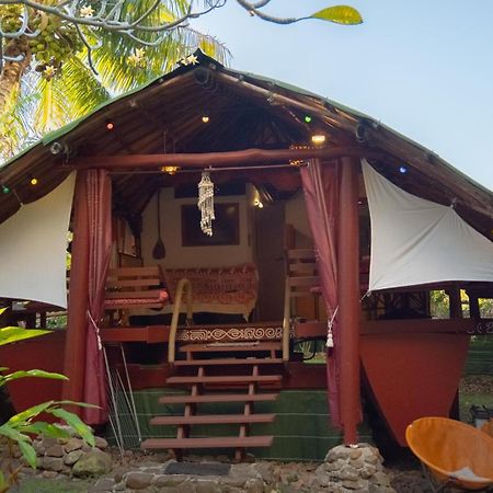 Location " La Pirogue " Maison D'Hotes A Moorea Haapiti Kültér fotó
